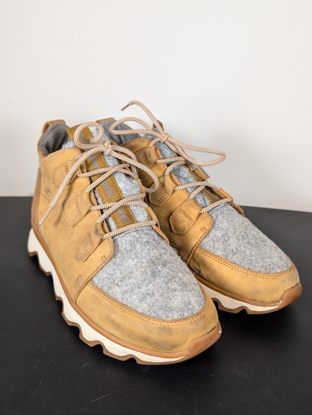 Sorel‎ Kinetic Caribou Snow Boots Womens 10 Waterproof Tawny Tan Camel Lace Up